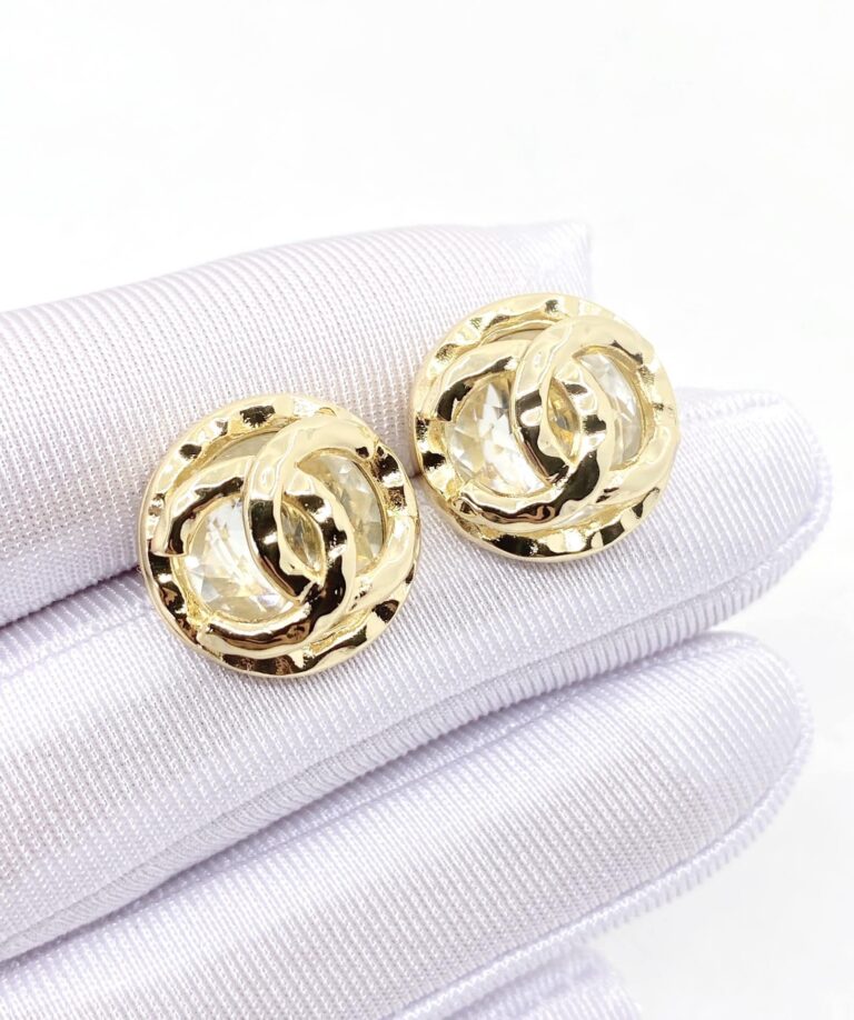 Chanel Cc Button Clip-On Earrings - Image 4