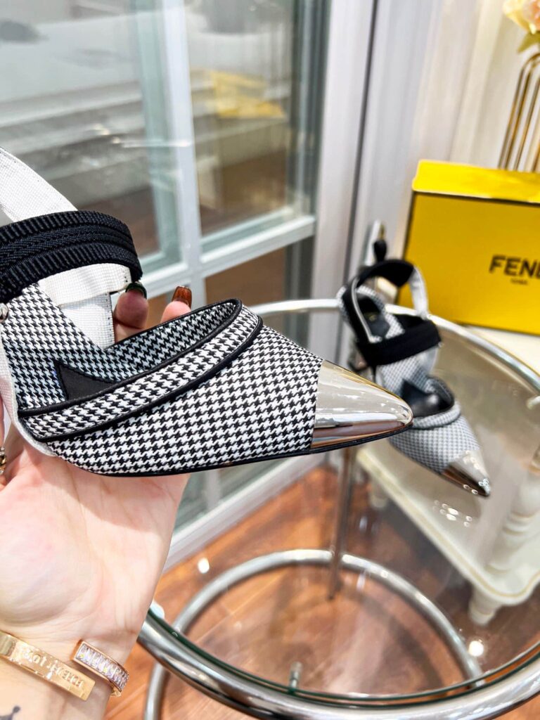 Fendi Colibri 85Mm Beaded Slingback Pumps Sliver Black - Image 5