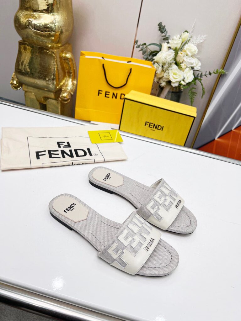 Fendi Signature Canvas Leather Slides White 8R8337Ajzuf1Hhl - Image 2
