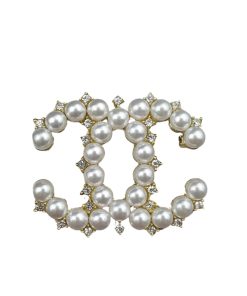 Chanel Cc Brooch Gold With Big Pearls