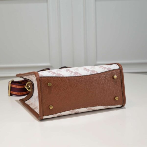 Coach Field Tote With Horse And Carriage Print And Carriage Badge Beige C8456 - Image 5