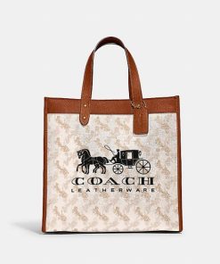 Coach Field Tote With Horse And Carriage Print And Carriage Badge Beige C8456