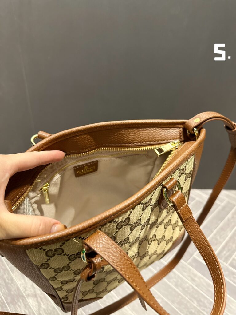Gucci Bree Tote Gg Supreme Small Beige 20Cm - Image 2