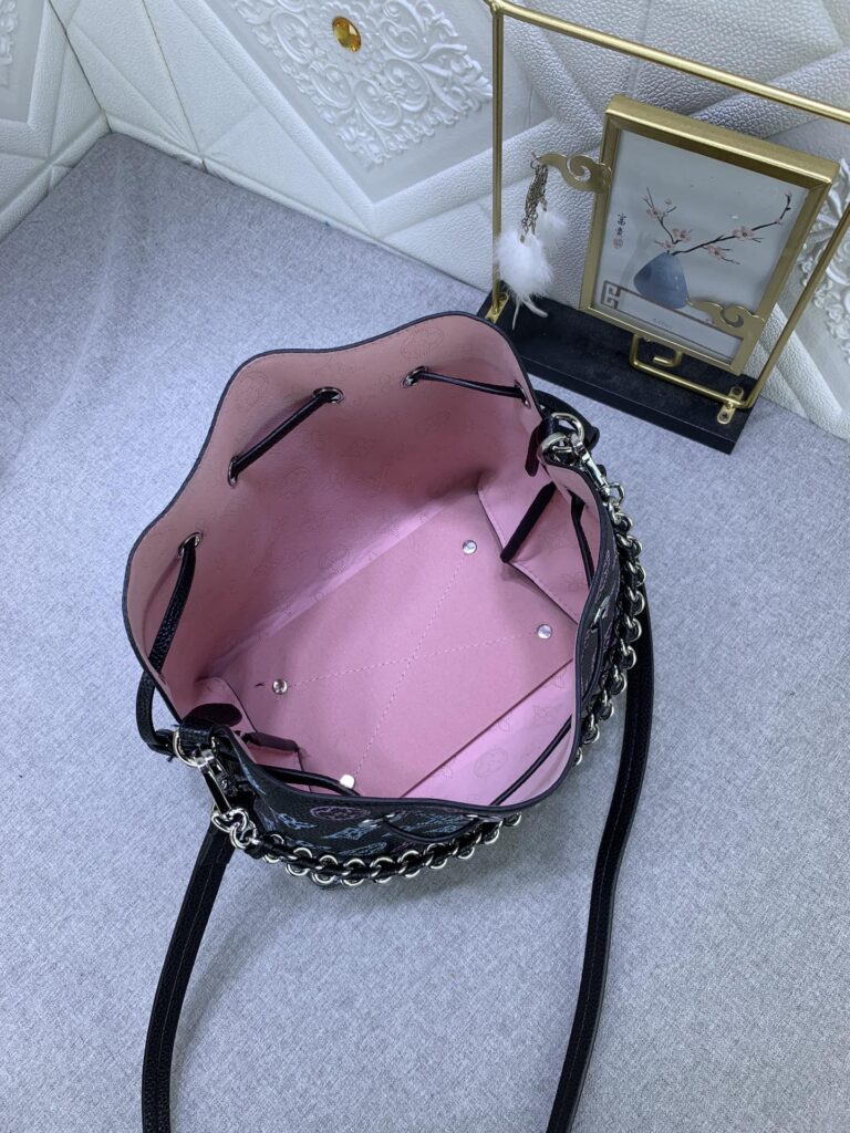 Louis Vuitton Bella Black 22Cm M21096 - Image 10