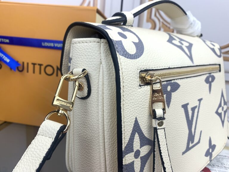 Louis Vuitton Pochette Métis Beige 25Cm - Image 4