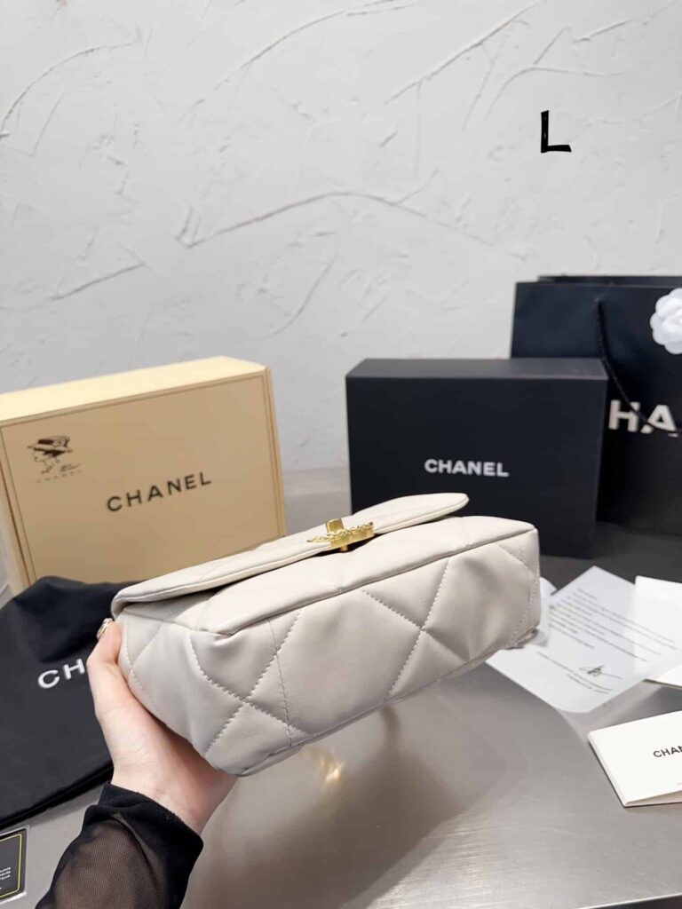 Chanel 19 Flap Bag White 32Cm - Image 6