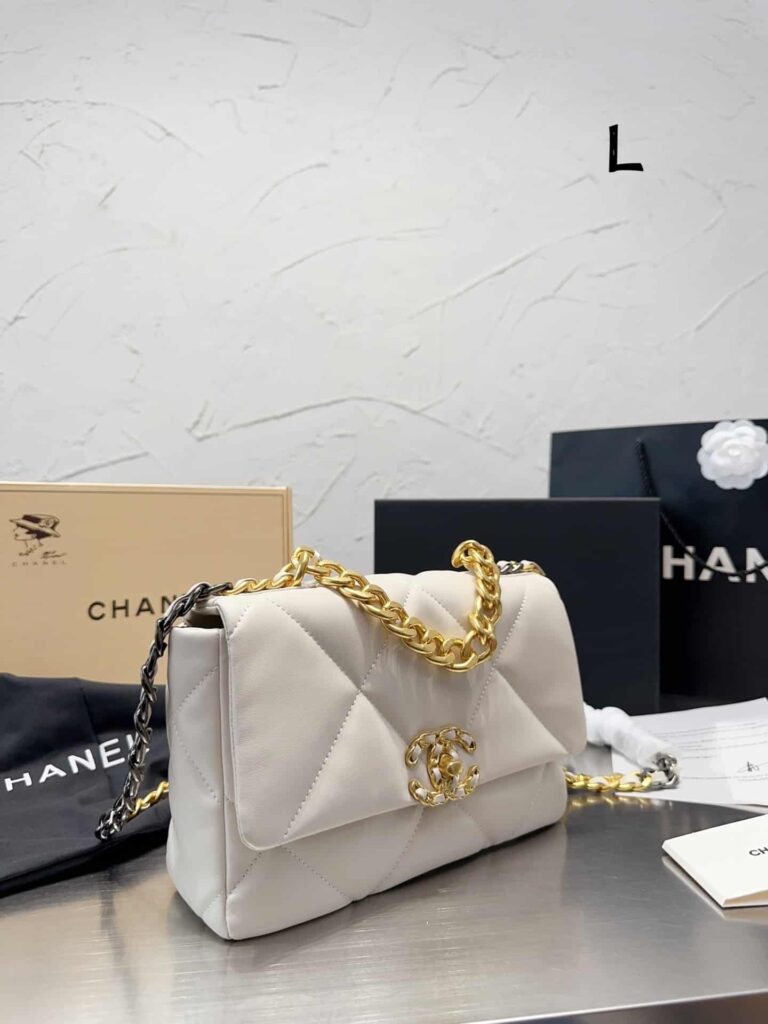 Chanel 19 Flap Bag White 32Cm - Image 2