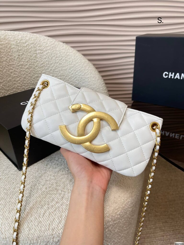 Chanel Long Flap Cc Logo Bag White 23Cm - Image 2