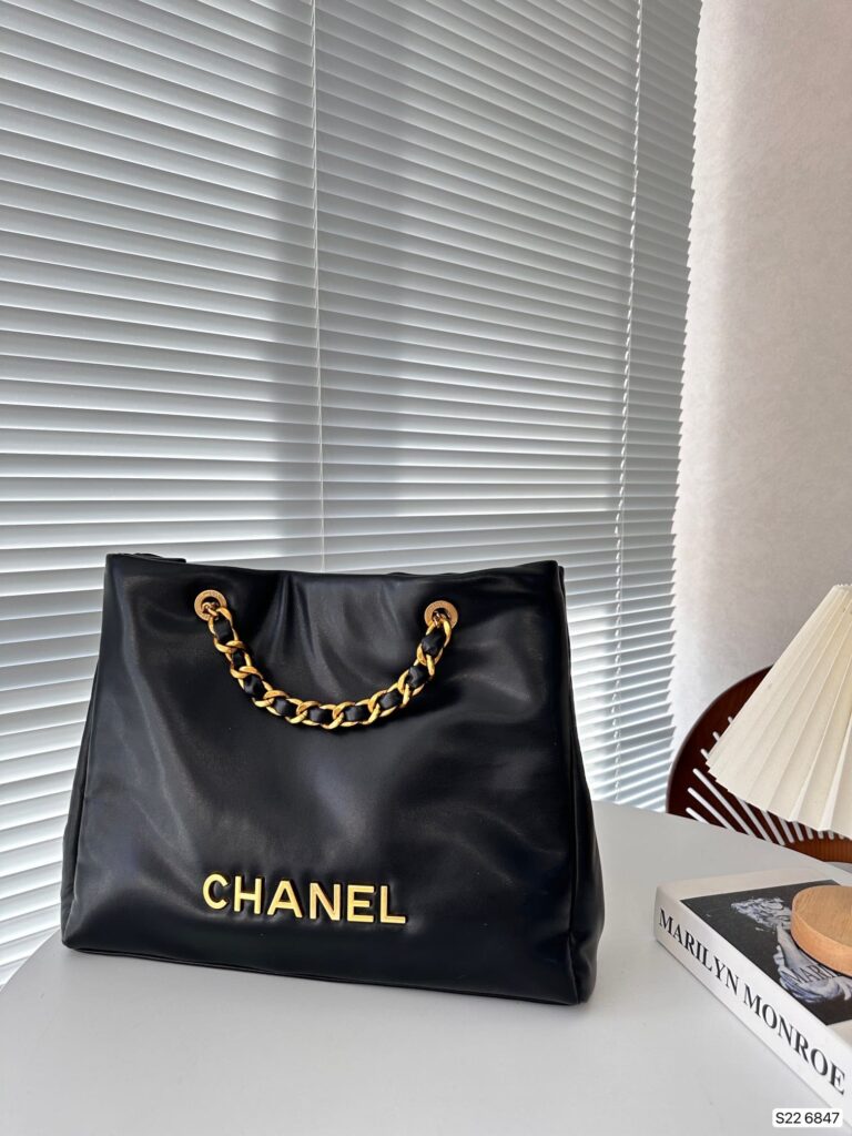 Chanel Tote Bag With Chain Black 40Cm - Image 2