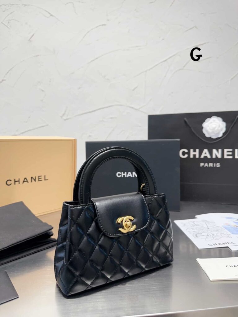 Chanel Small Kelly Shopper With Gold Hardware Black 19Cm - Image 2