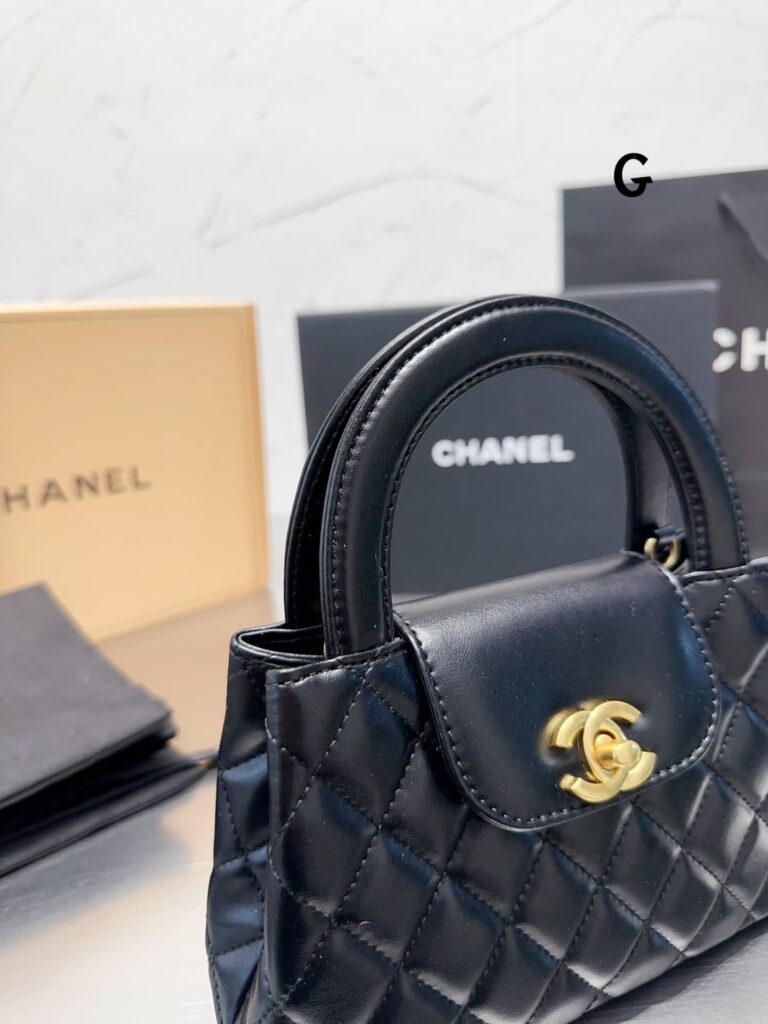 Chanel Small Kelly Shopper With Gold Hardware Black 19Cm - Image 5