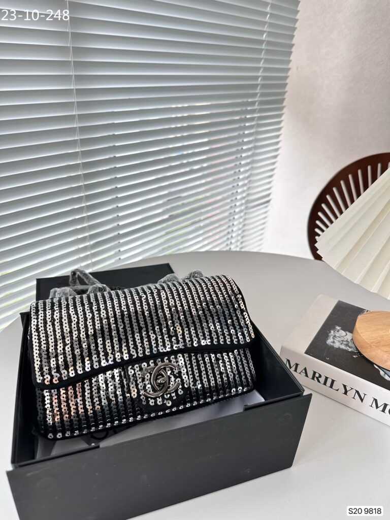 Chanel Sequin Flap Bag Black 24Cm - Image 4