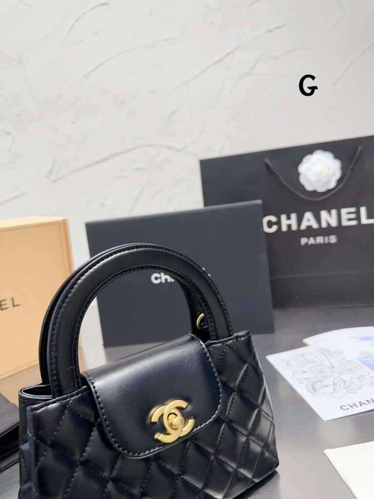 Chanel Small Kelly Shopper With Gold Hardware Black 19Cm - Image 7