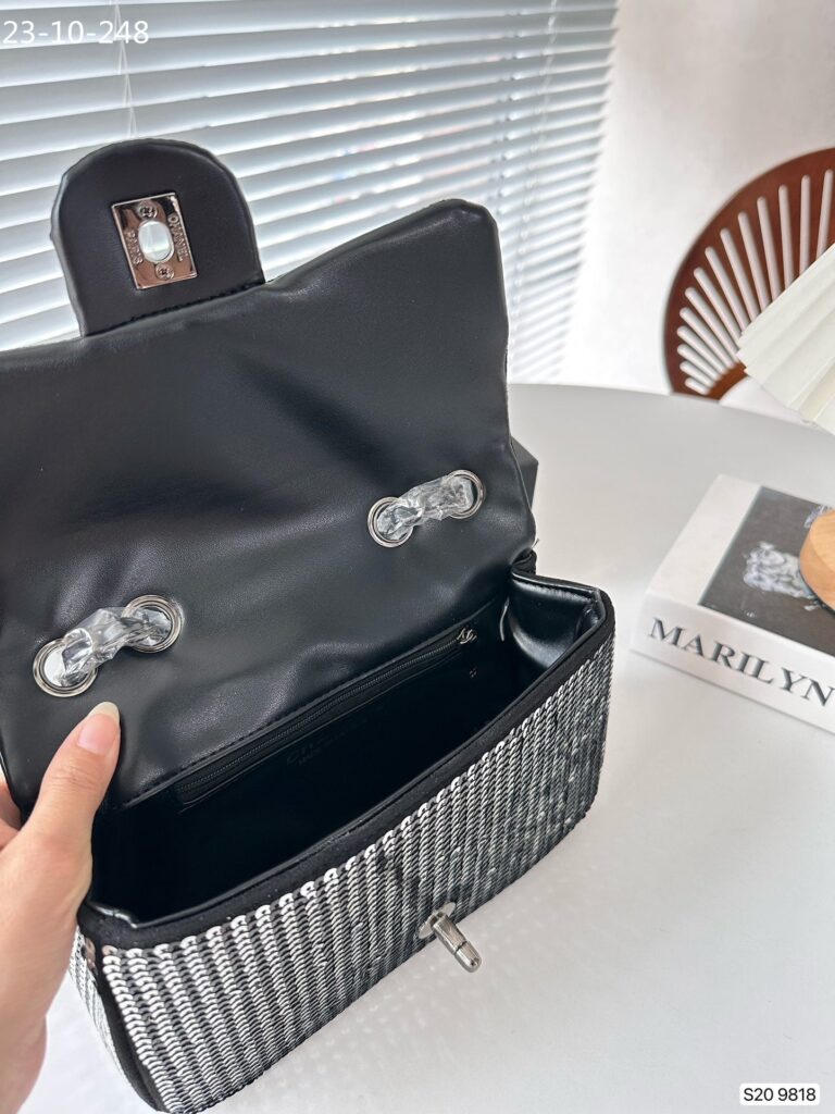 Chanel Sequin Flap Bag Black 24Cm - Image 12