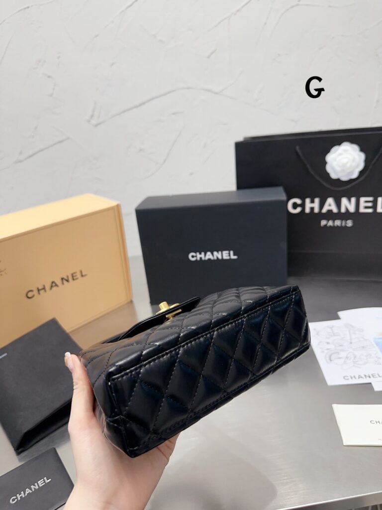 Chanel Small Kelly Shopper With Gold Hardware Black 19Cm - Image 9