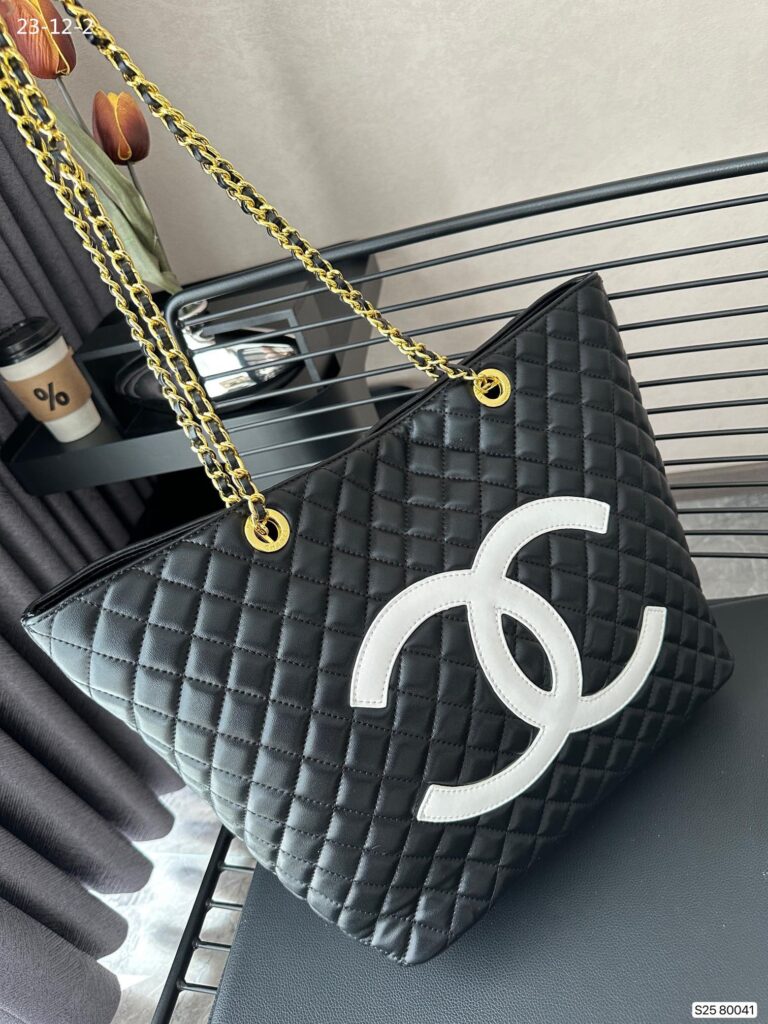Chanel Cc Shopping Bag With Chain Lambskin Leather Black And White 32Cm - Image 4