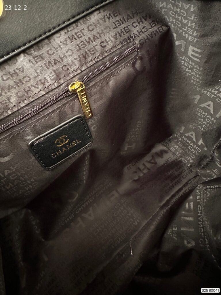 Chanel Cc Shopping Bag With Chain Lambskin Leather Black And White 32Cm - Image 9