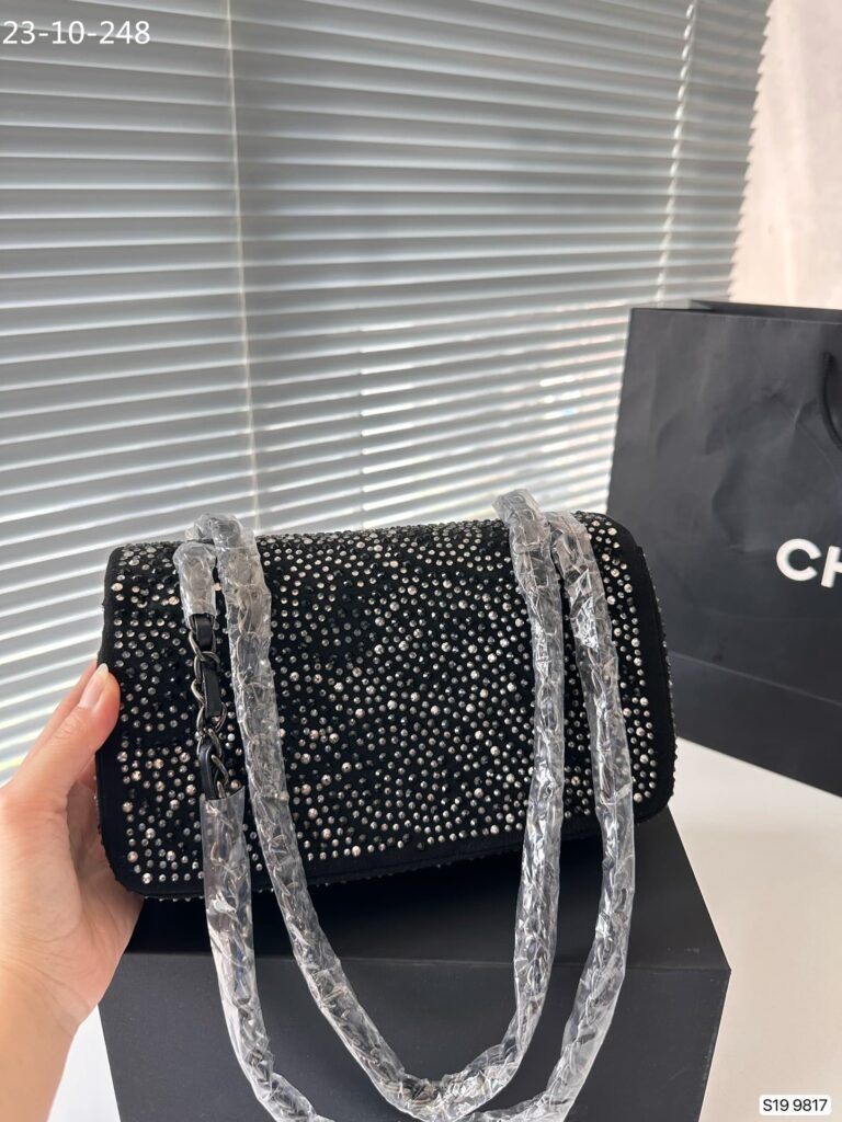 Chanel Crystal Flap Bag Black 23Cm - Image 6
