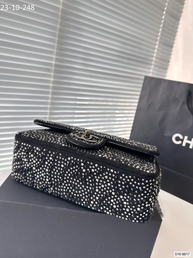 Chanel Crystal Flap Bag Black 23Cm - Image 7