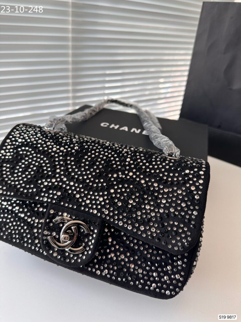 Chanel Crystal Flap Bag Black 23Cm - Image 9