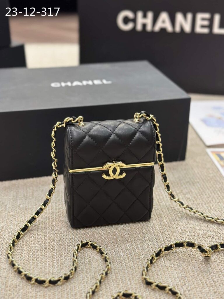 Chanel Small Box With Chain Gold Hardware Black 13Cm - Image 2