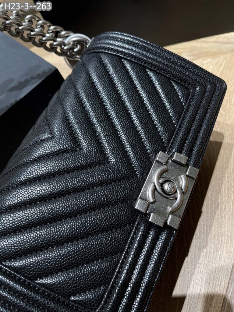 Chanel Boy Caviar Chevron Quilted Flap Bag Black 25Cm - Image 3