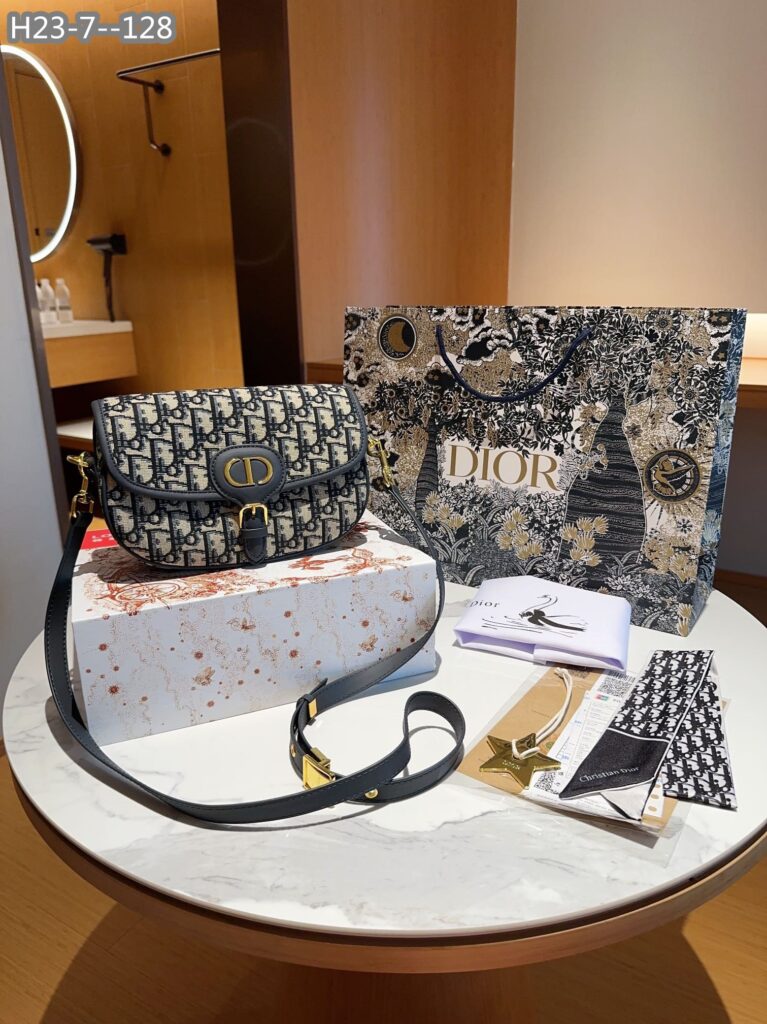 Dior Bobby East-West Bag Blue Dior Oblique Jacquard 22Cm M9327Utzq M928 - Image 2