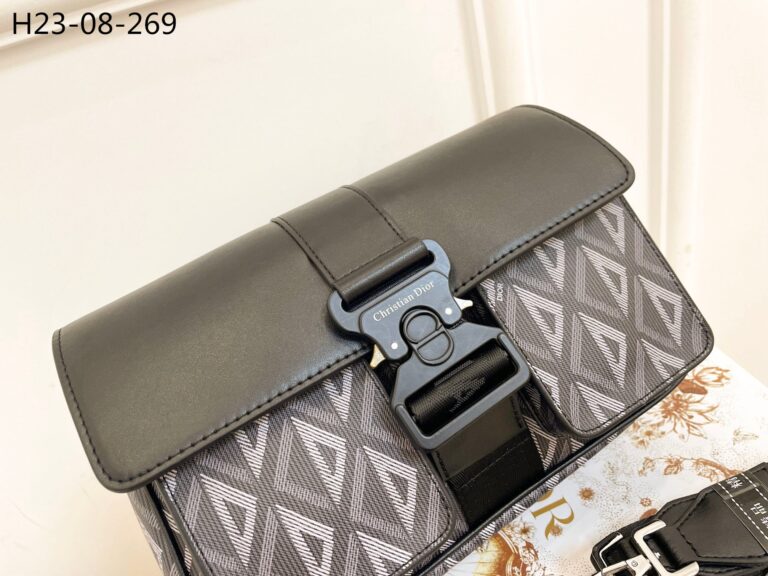 Dior Hit The Road Shoulder Bag Diamond Cd Black 27Cm - Image 4