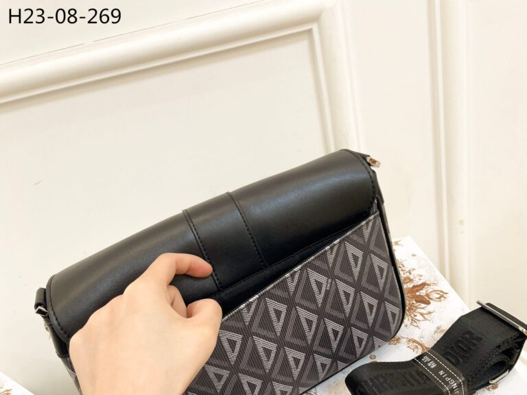 Dior Hit The Road Shoulder Bag Diamond Cd Black 27Cm - Image 5