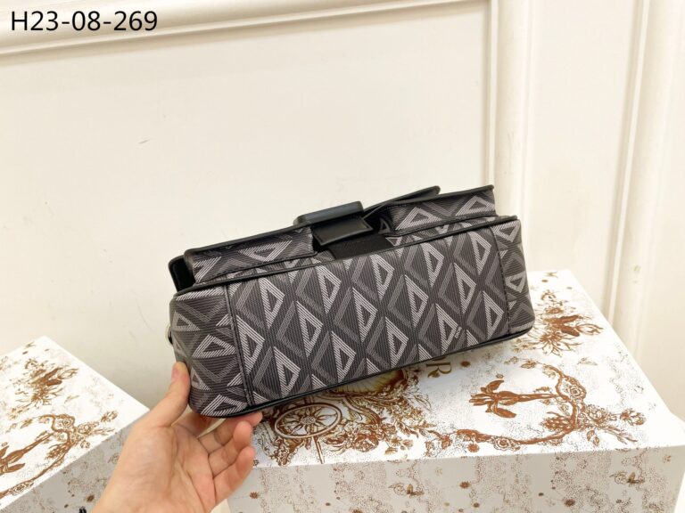 Dior Hit The Road Shoulder Bag Diamond Cd Black 27Cm - Image 6