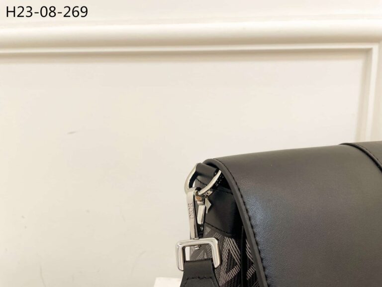 Dior Hit The Road Shoulder Bag Diamond Cd Black 27Cm - Image 8