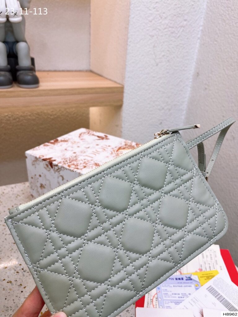 Dior Medium Dior Toujours Bag Stone Gray Macrocannage Calfskin 30Cm M2821Oshj M41G - Image 7