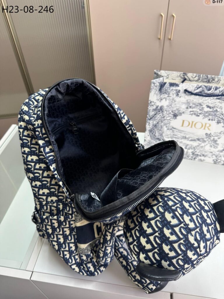 Dior Backpack Bear Dior Oblique Jacquard Black 38Cm - Image 10