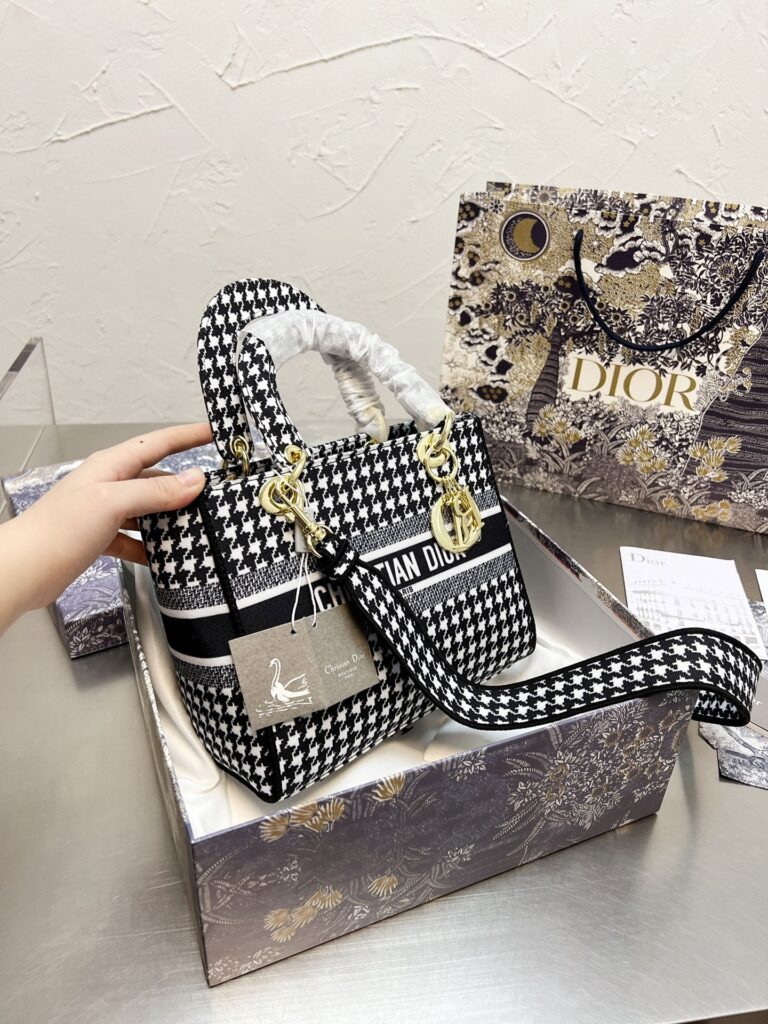 Dior Lady D-Lite Bag Houndstooth Embroidery Black 24Cm - Image 8