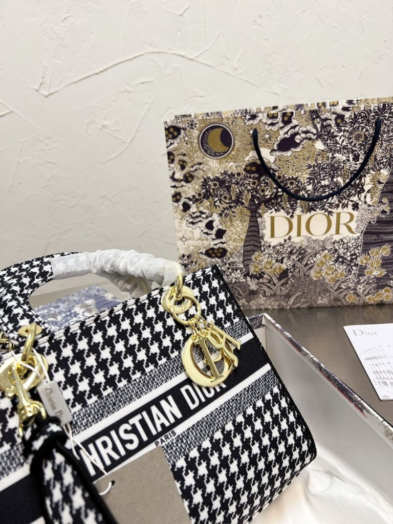 Dior Lady D-Lite Bag Houndstooth Embroidery Black 24Cm - Image 3