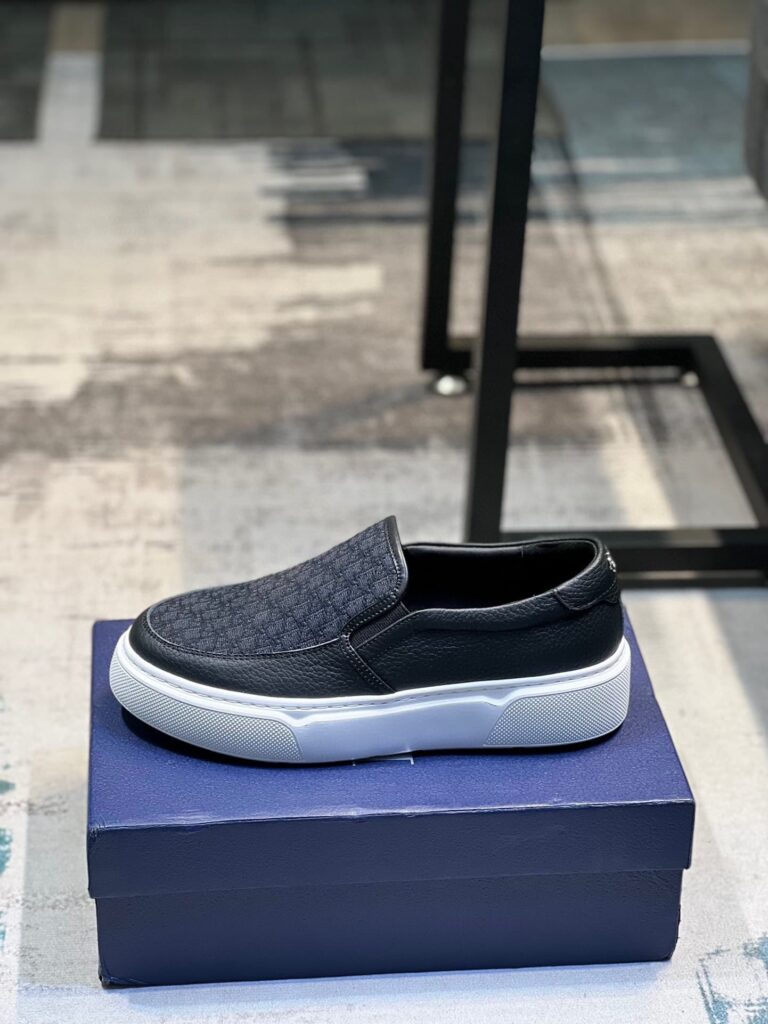 Dior Men's Slip On Leather And Calfskin Black - Image 2