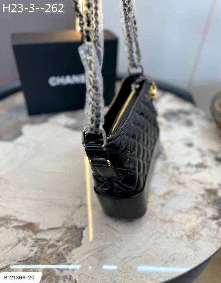 Chanel Gabrielle Hobo Bag Diamond Gabrielle Black 25Cm - Image 7