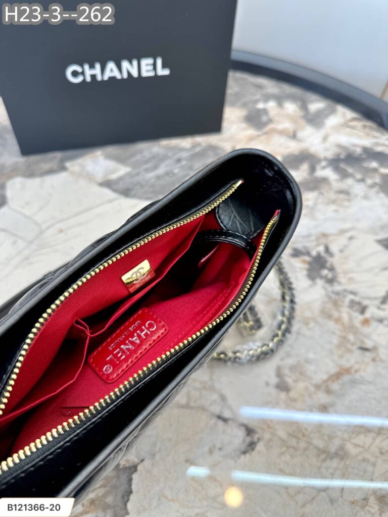 Chanel Gabrielle Hobo Bag Diamond Gabrielle Black 25Cm - Image 2