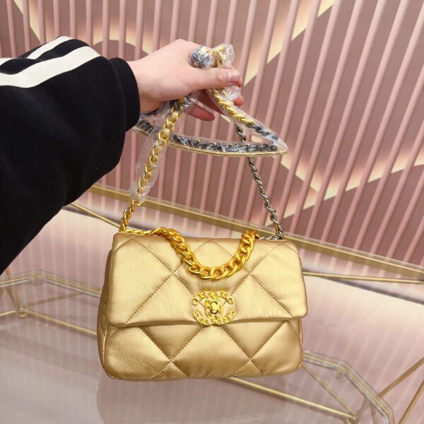 Chanel 19 Flap Bag In Gold Lambskin 25Cm - Image 3