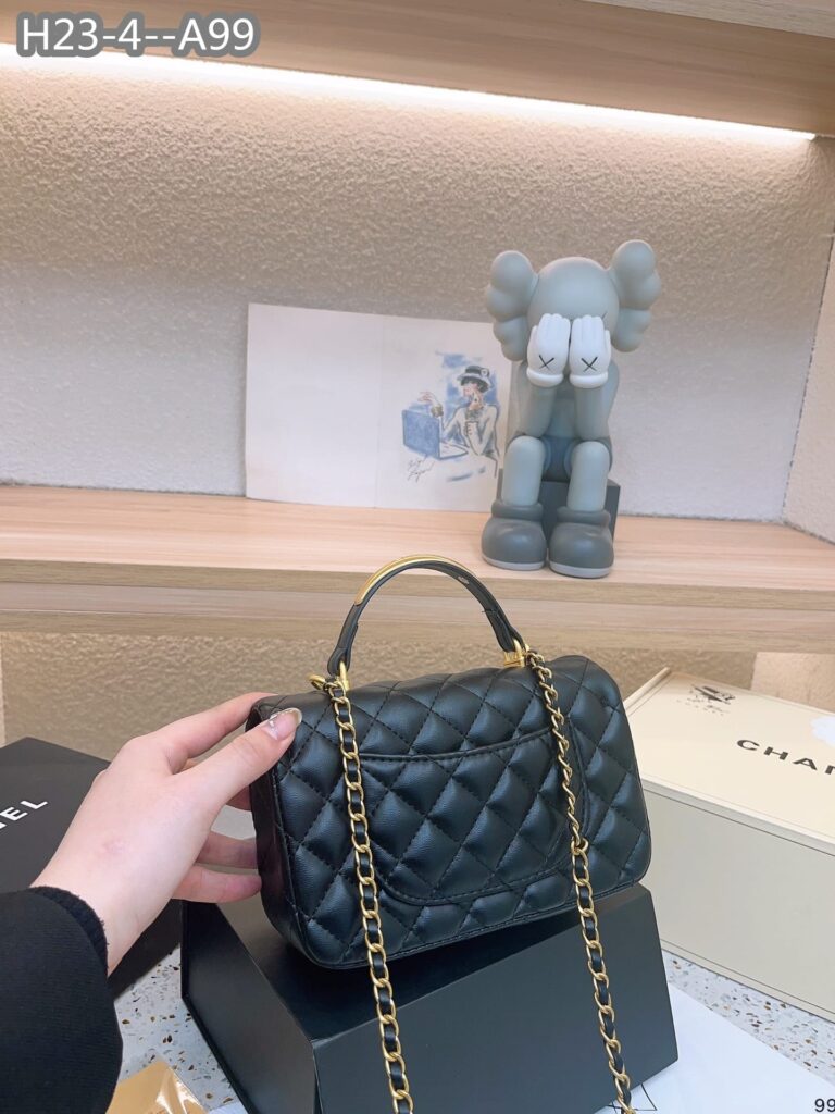 Chanel 22B Flap Bag With Gold Hardware Top Handle Black 21Cm As2431 - Image 4