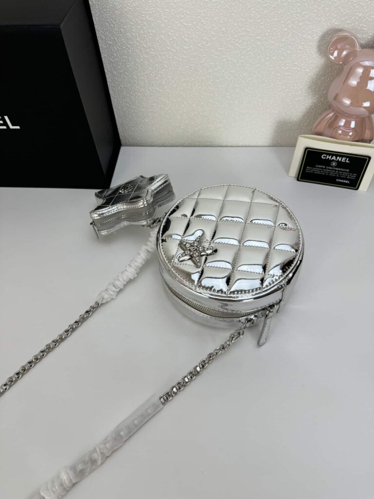 Chanel Round With Charm And Star Coin Purse Metallic Silver 15Cm - Image 3