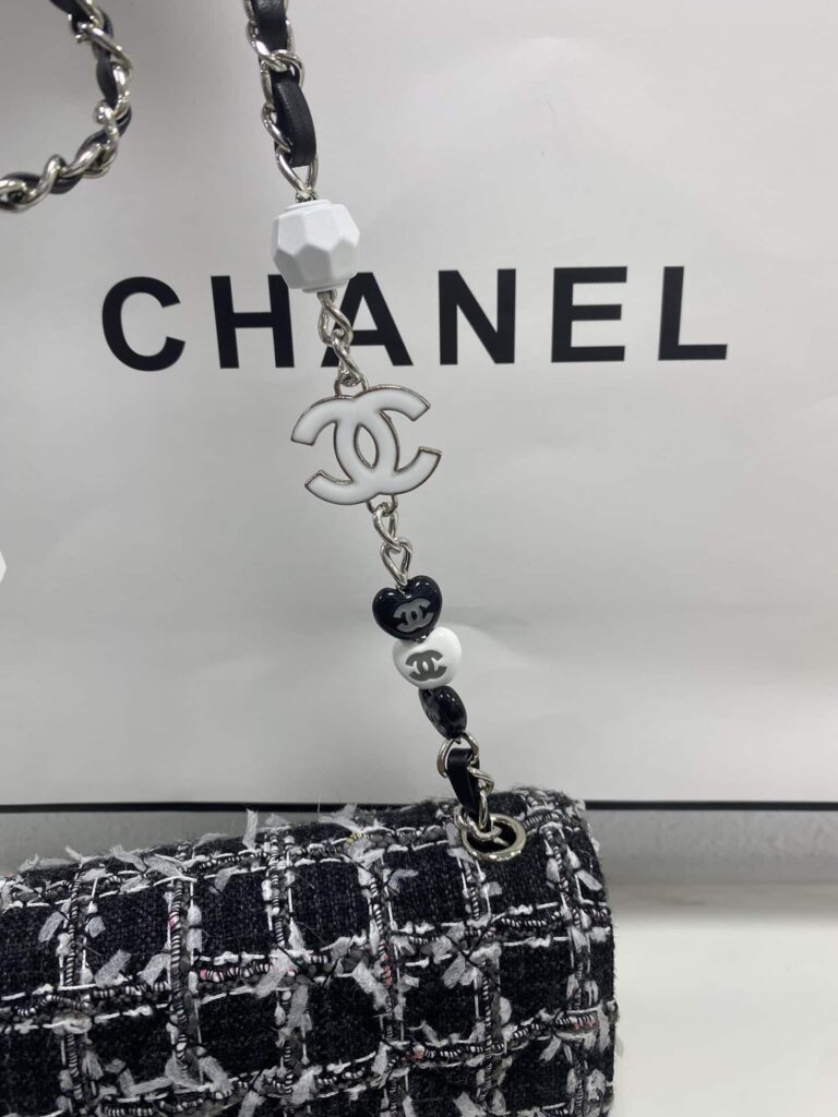 Chanel Tweed Mini Flap Bag With Heart Chain Black 19Cm - Image 7