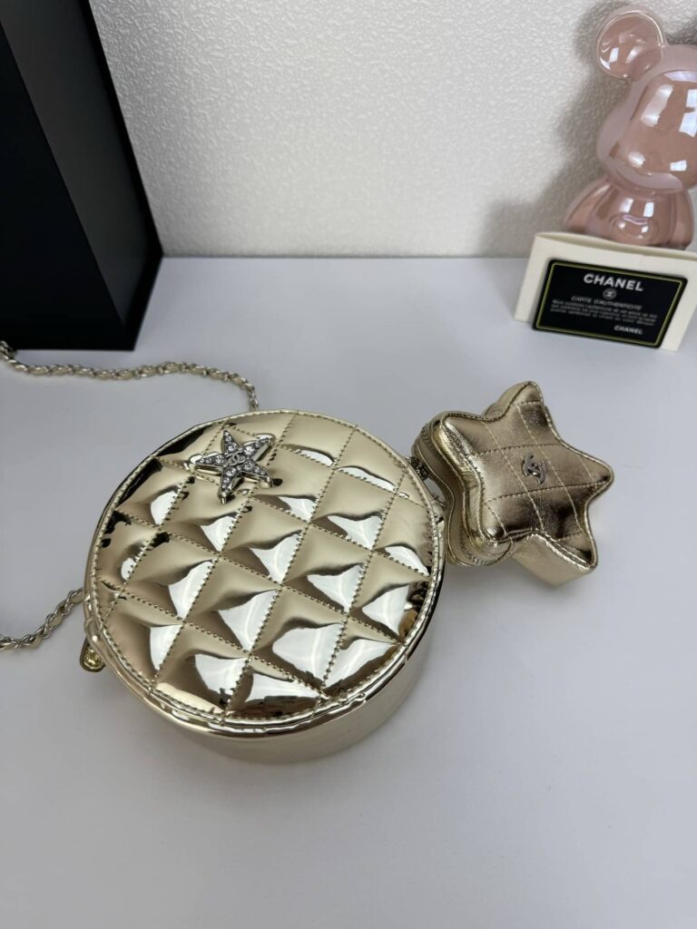 Chanel Round With Charm And Star Coin Purse Metallic Gold 15Cm - Image 4