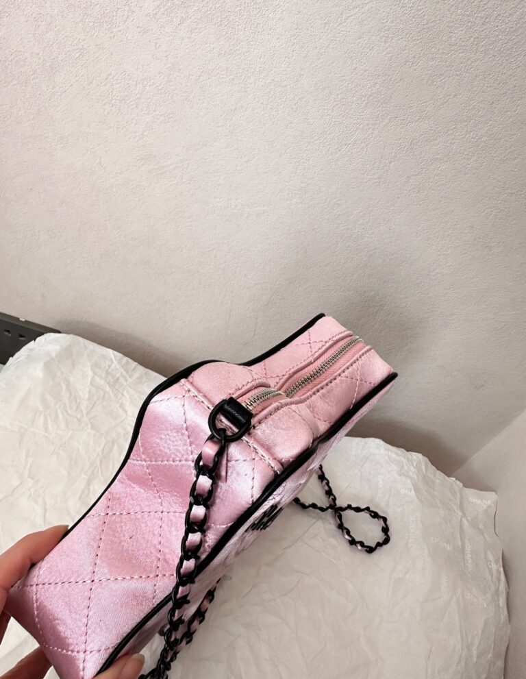 Chanel Star Hand Bag Satin Black Metal Light Pink 22Cm - Image 4