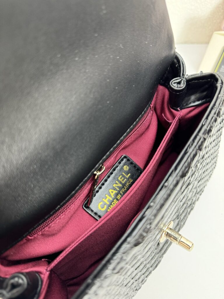 Chanel Trendy Cc Top Handle Bag Python Black 23Cm - Image 5