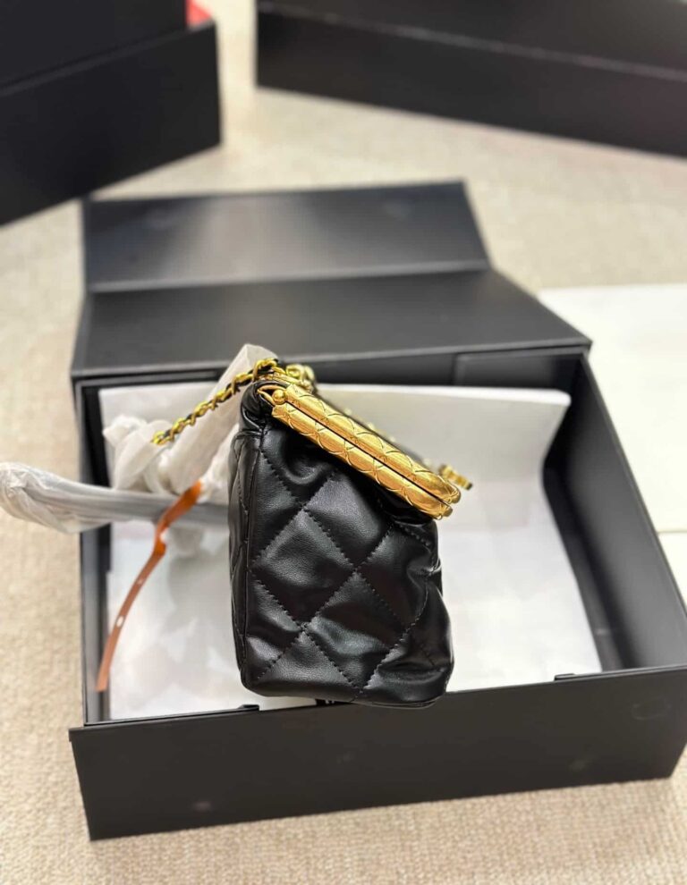 Chanel Kiss Lock Evening Black Leather Quilted 19Cm - Image 6