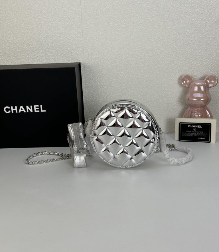 Chanel Round With Charm And Star Coin Purse Metallic Silver 15Cm - Image 7