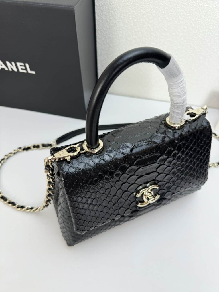 Chanel Trendy Cc Top Handle Bag Python Black 23Cm - Image 7