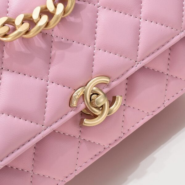 Chanel Woc Flap Bag With Gold Chain Light Pink 23Cm - Image 3