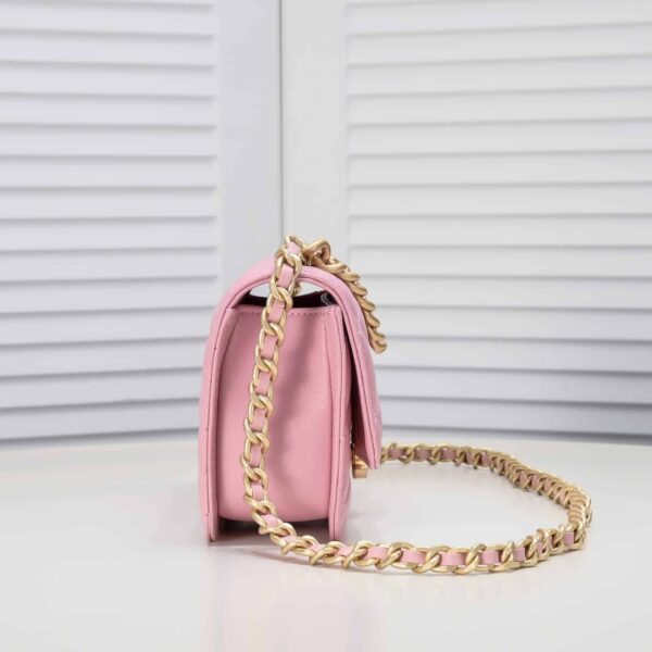 Chanel Woc Flap Bag With Gold Chain Light Pink 23Cm - Image 6